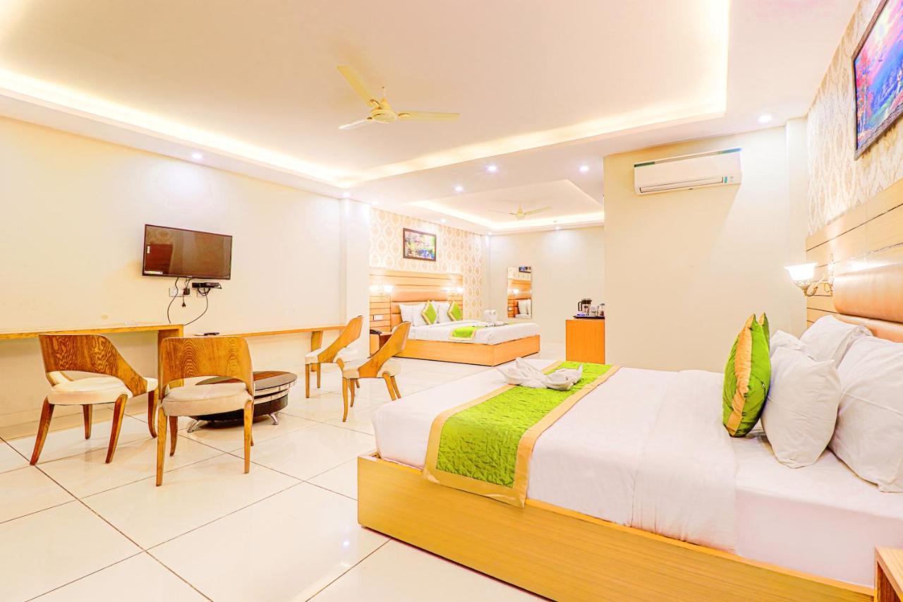 The Glory Hotel Dehradun Exterior foto
